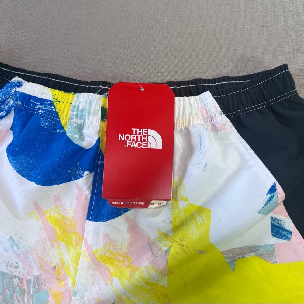 The North Face Girls Youth Swim Shorts Abstract Print NWT Size L - Picture 2 of 10